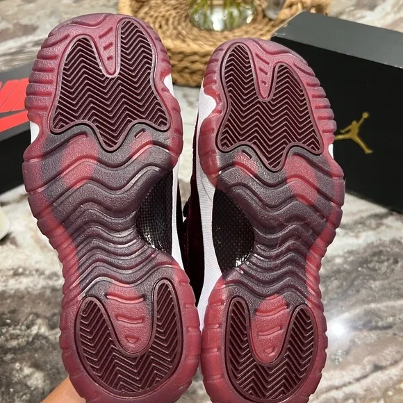 Air Jordan 11 Retro night maroon/metallic gold - Picture 3 of 4